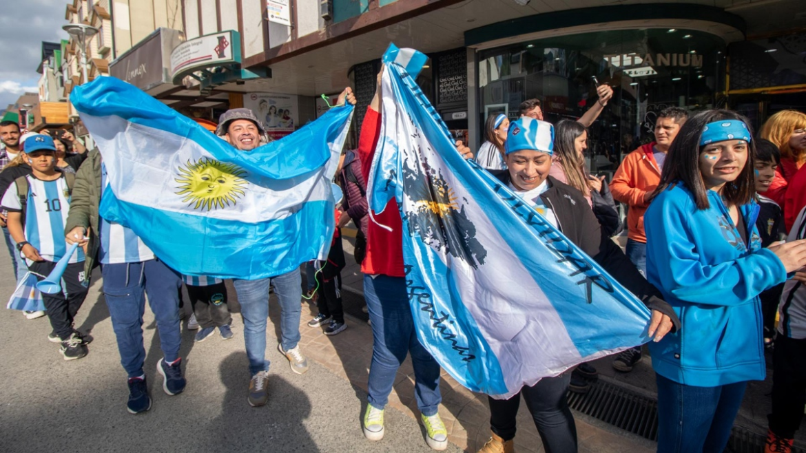 Desde Ushuaia hasta Jujuy, festejos en las calles por clasificación de Argentina a octavos de final