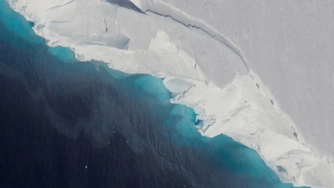 Colapso de un glaciar en la Antártida puede aumentar 65 centímetros el nivel del mar, según estudio