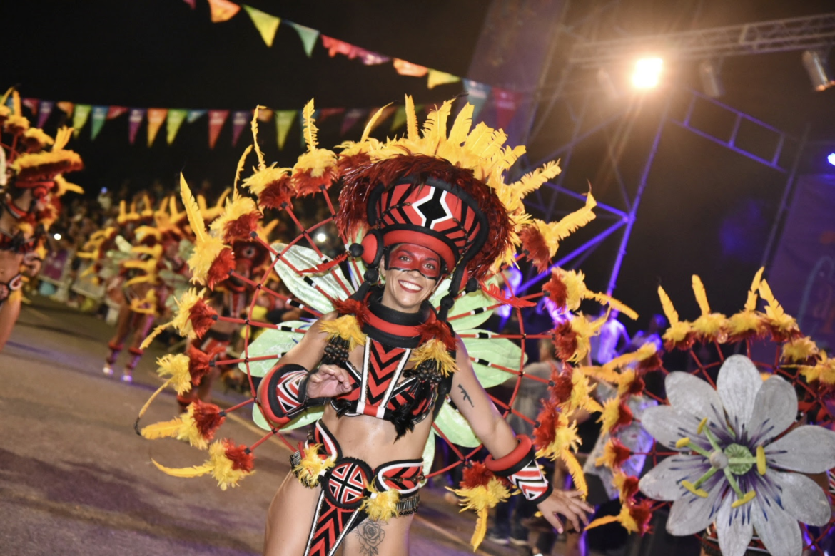 Comparsas, espumódromo y gastronomía: más de 150 mil personas festejaron el carnaval en la ‘Repu’