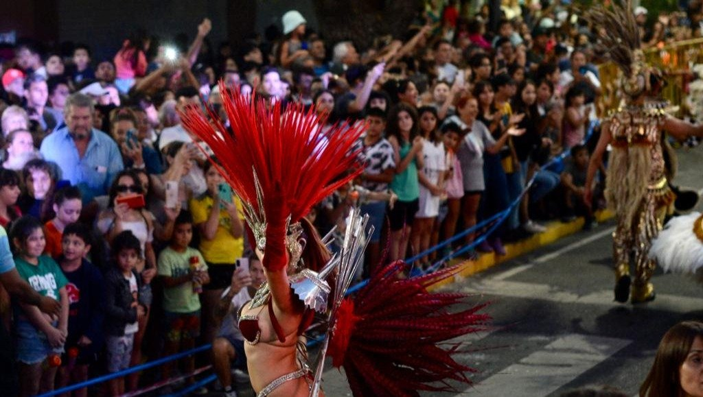 Más de 120 mil personas disfrutaron de los festejos de carnaval en los barrios platenses