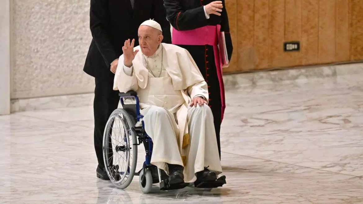 El Papa Francisco tiene una infección respiratoria y pasará «algunos días» en un hospital de Roma