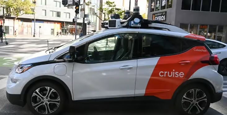 De película en California comenzarán a circular taxis robóticos sin conductor