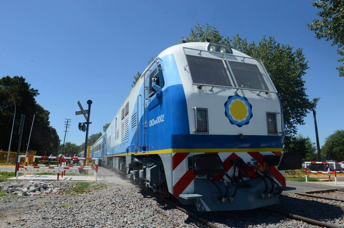 Inauguraron en Santa Fe una nueva parada intermedia del tren que une Retiro con Tucumán