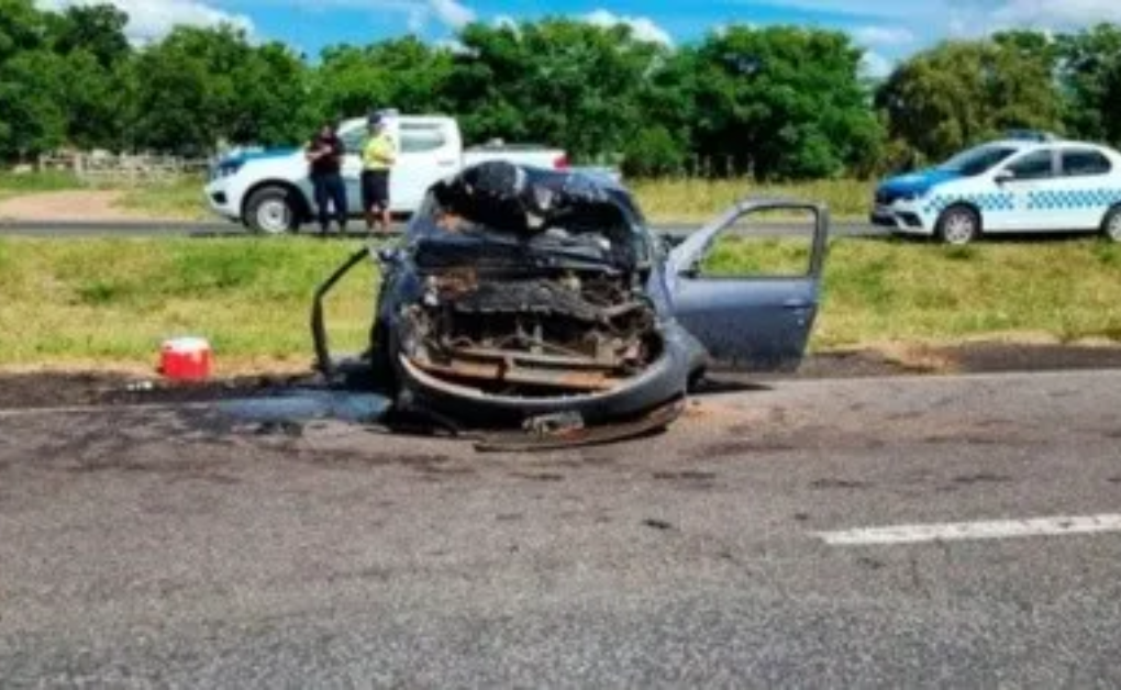Una mujer murió y su familia resultó herida al volcar auto en una ruta de Entre Ríos