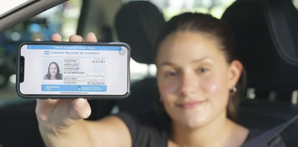 Por falta de insumos, la provincia de Buenos Aires prorroga el uso de licencia de conducir digital