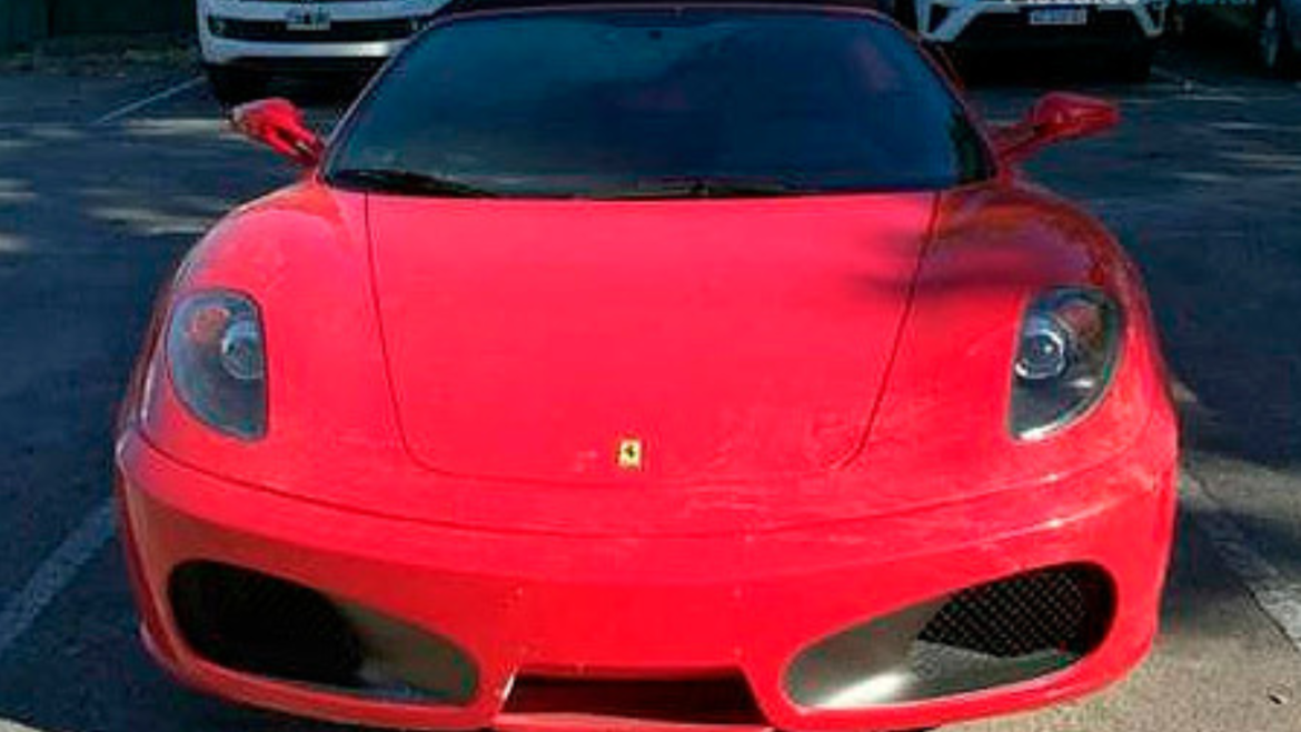 Ordenan la subasta de una Ferrari y dos Camionetas Chevrolet pertenecientes a un Clan Narco