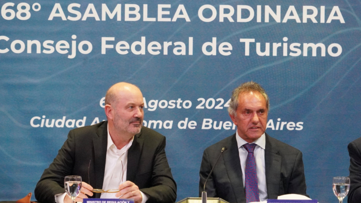 Sturzenegger y Scioli encabezaron la asamblea del CFT