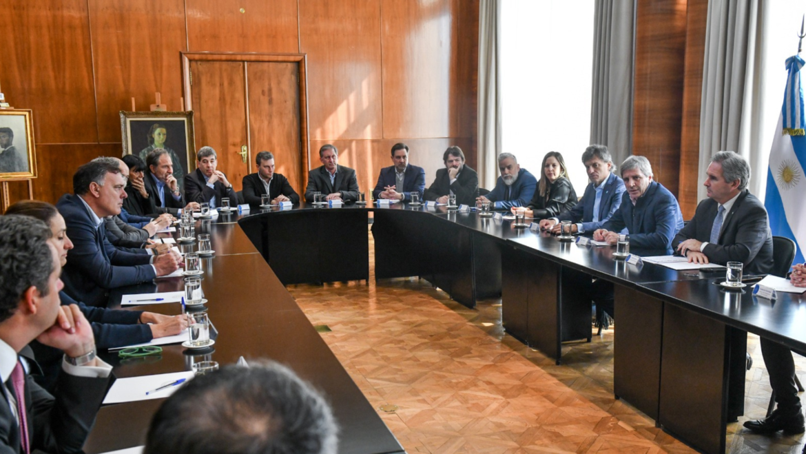 El Ministro Luis Caputo y el Superintendente Guillermo Plate se reunieron con las compañías de seguros
