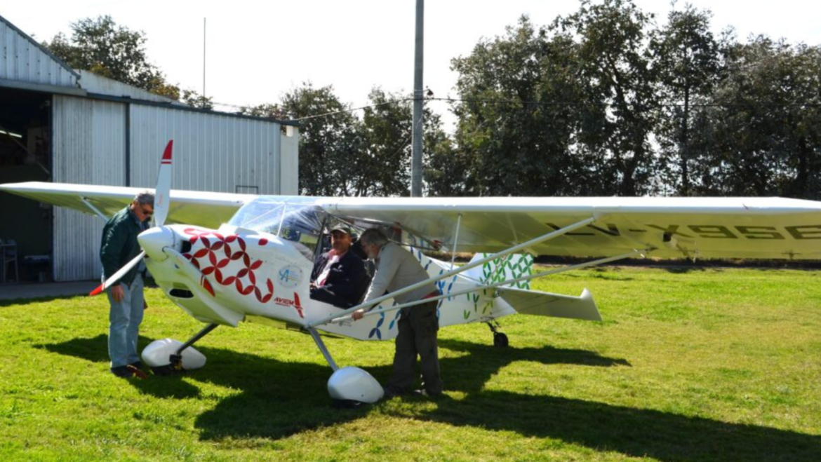 El primer avión eléctrico el país desarrollado por la UNLP ya tiene certificado de la ANAC