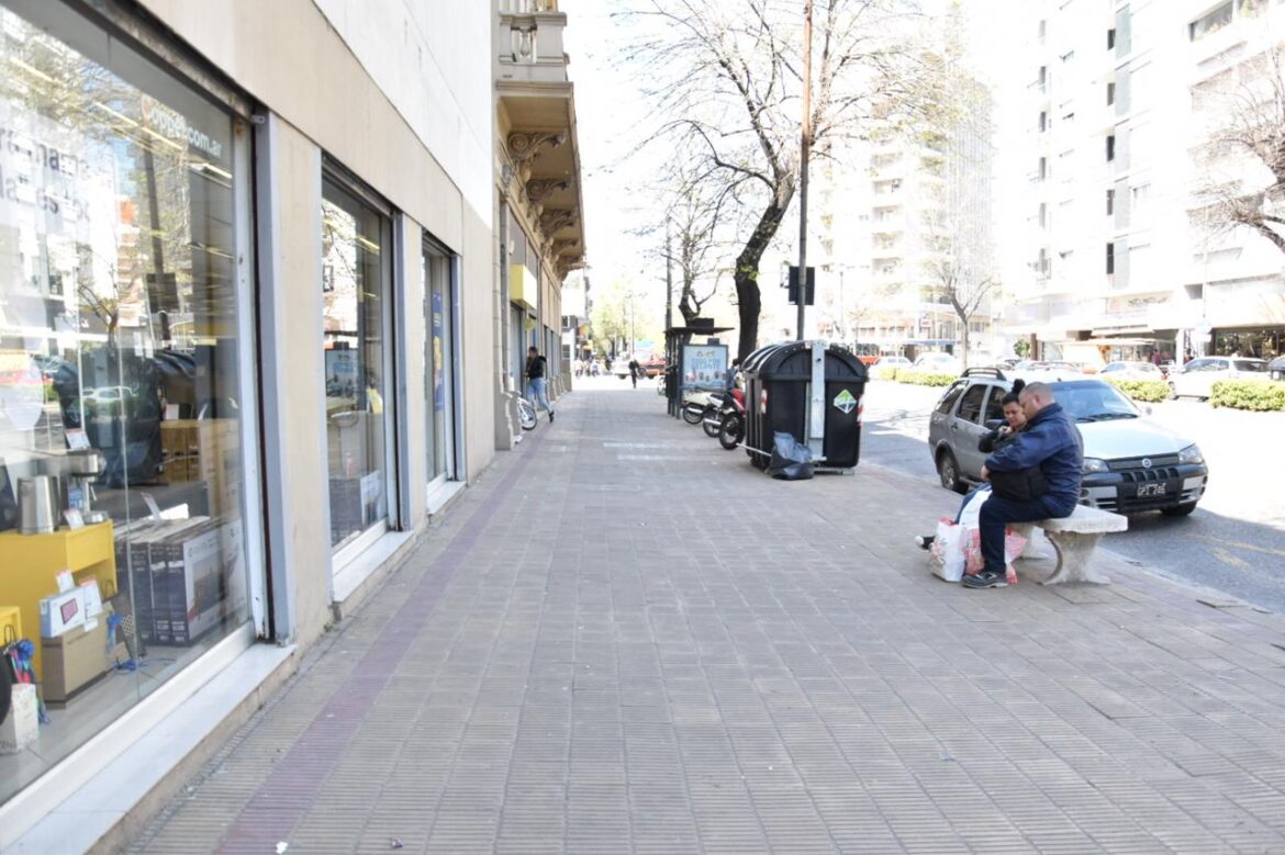 EL MICROCENTRO DE LA PLATA, SIN VENDEDORES AMBULANTES