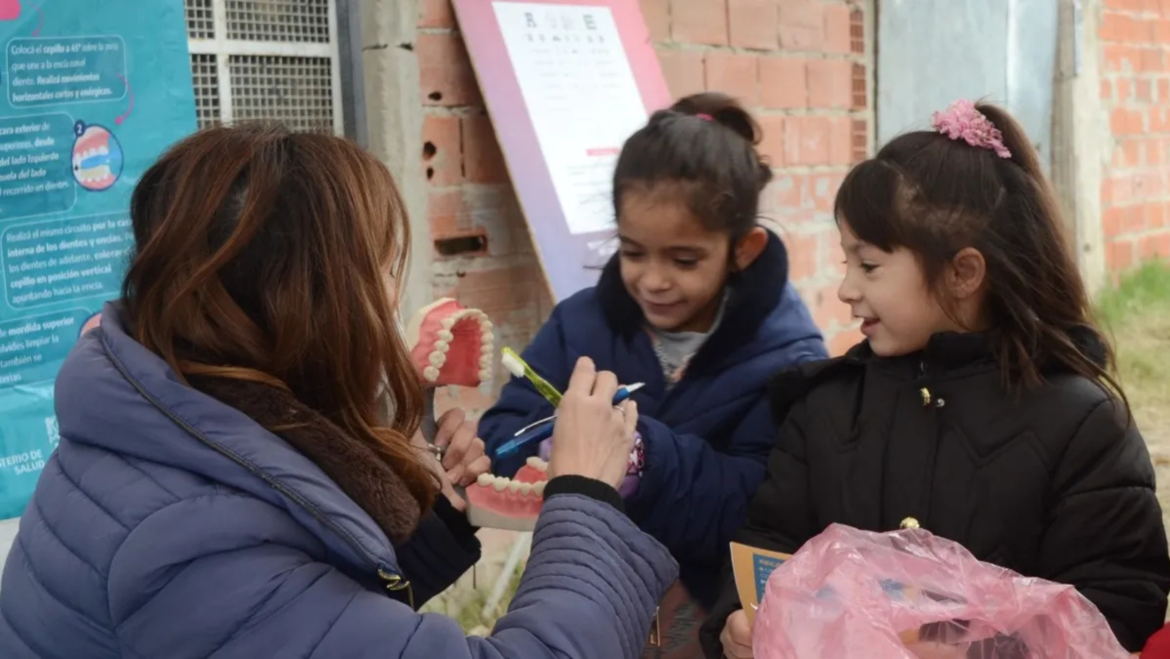 Las jornadas de salud gratuitas llegan a más barrios con vacunas, charlas, chequeos y talleres