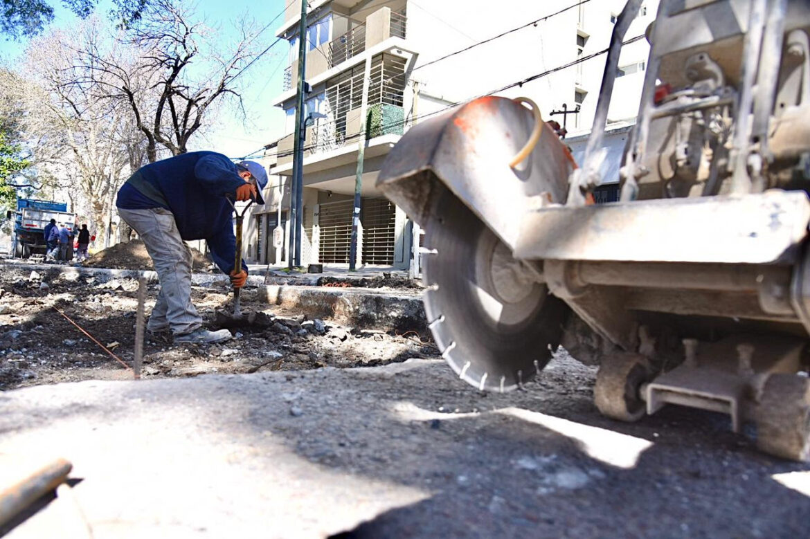 El Municipio ejecutó obras viales en más de 50 cuadras y una decena de barrios platenses