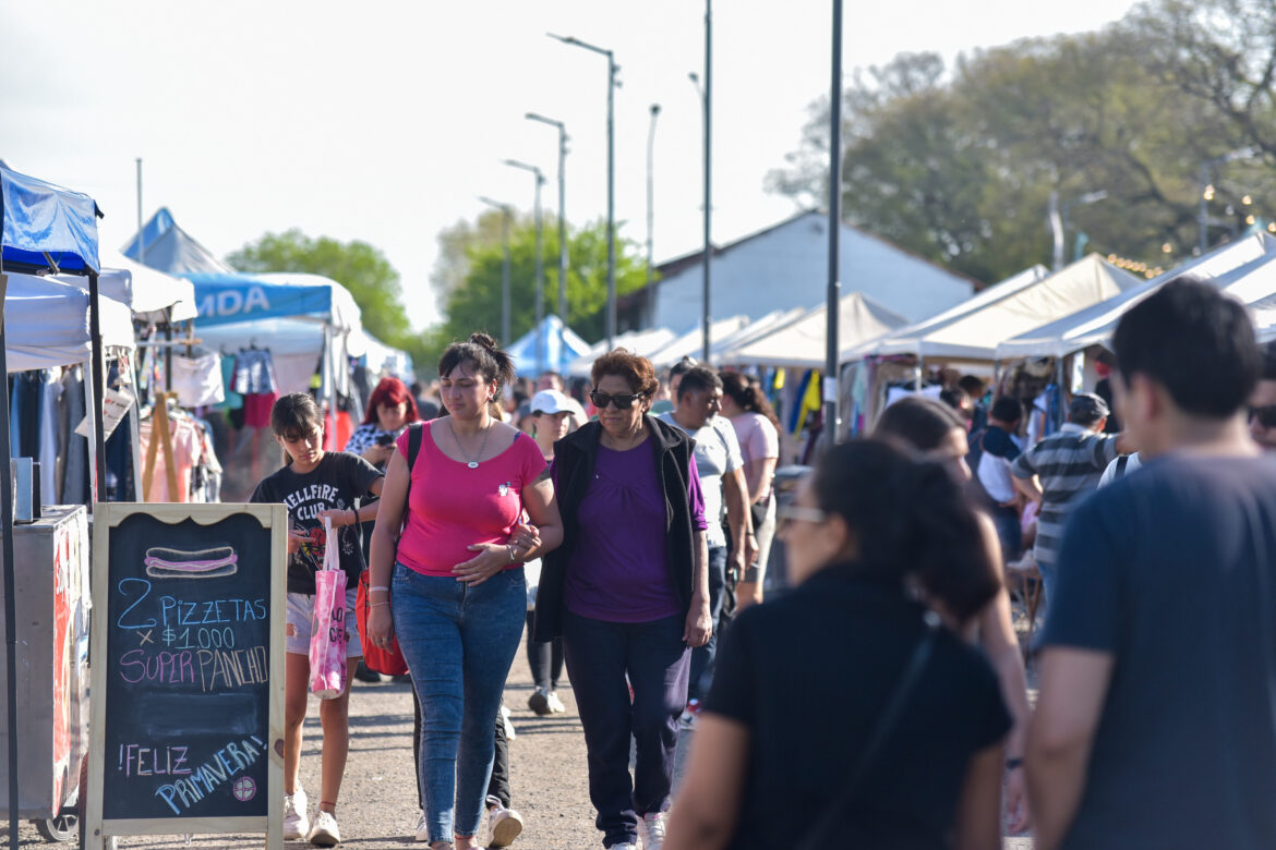 Moda circular, música en vivo, clases de baile y sorteos: las propuestas de Meridiano V para este finde
