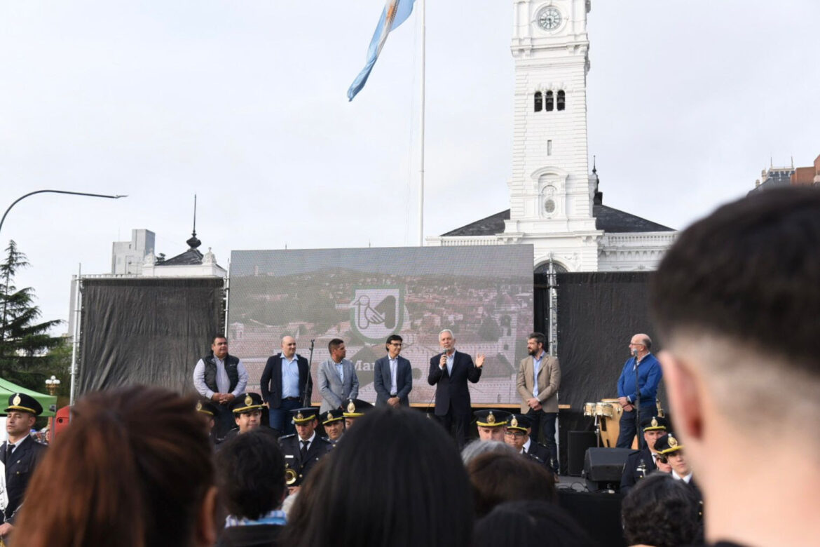 Alak acompañó a la comunidad italiana en un evento lleno de cultura y tradición en Plaza Moreno