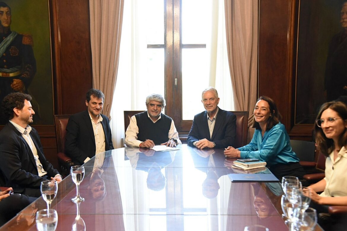 Alak lanzó la Escuela Municipal de Gobierno para promover la formación y la convivencia democrática
