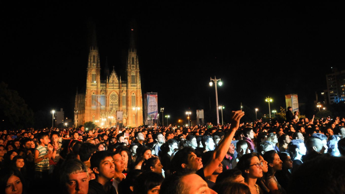 142° aniversario de La Plata: programación completa y horarios de los recitales en Plaza Moreno