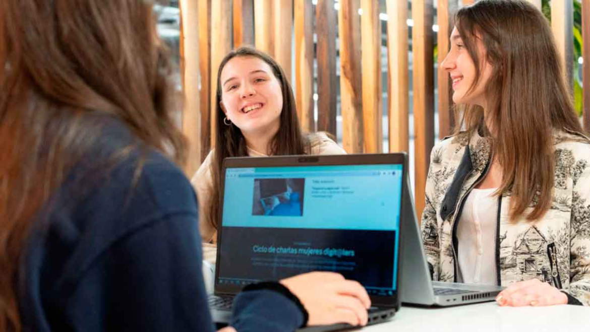 Lanzan cursos gratuitos de herramientas digitales que abren nuevas oportunidades para los jóvenes