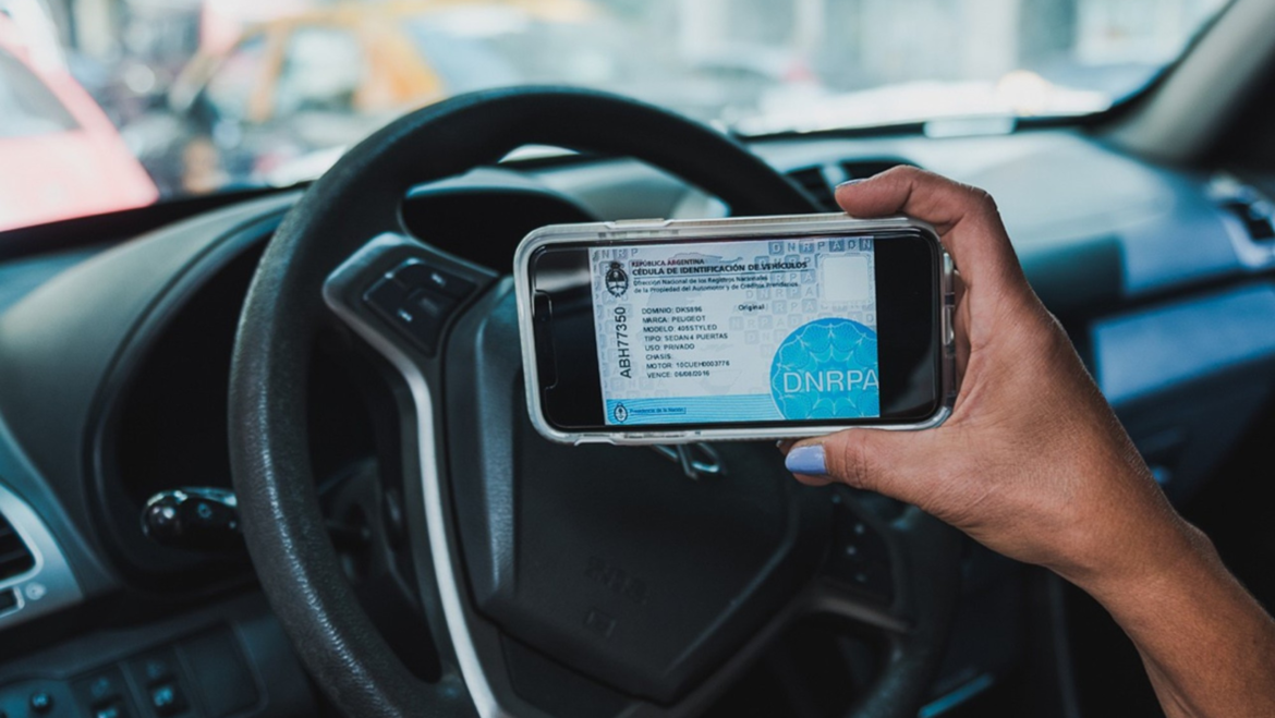 El Gobierno reglamentó la nueva “cédula azul” pasa a ser digital y se tramita desde la app Mi Argentina