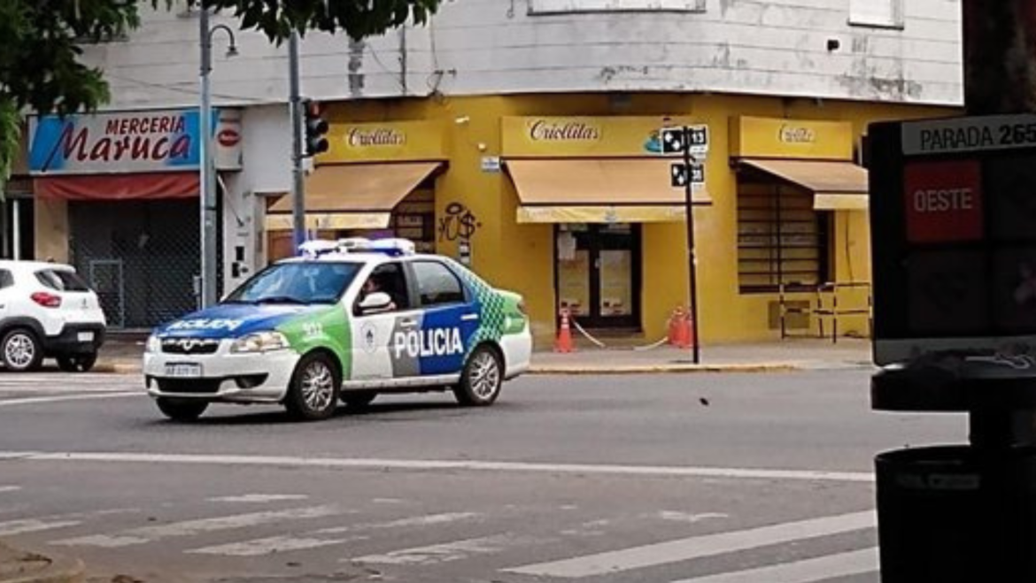 Encontraron muerto a un joven en el estacionamiento de un edificio platense