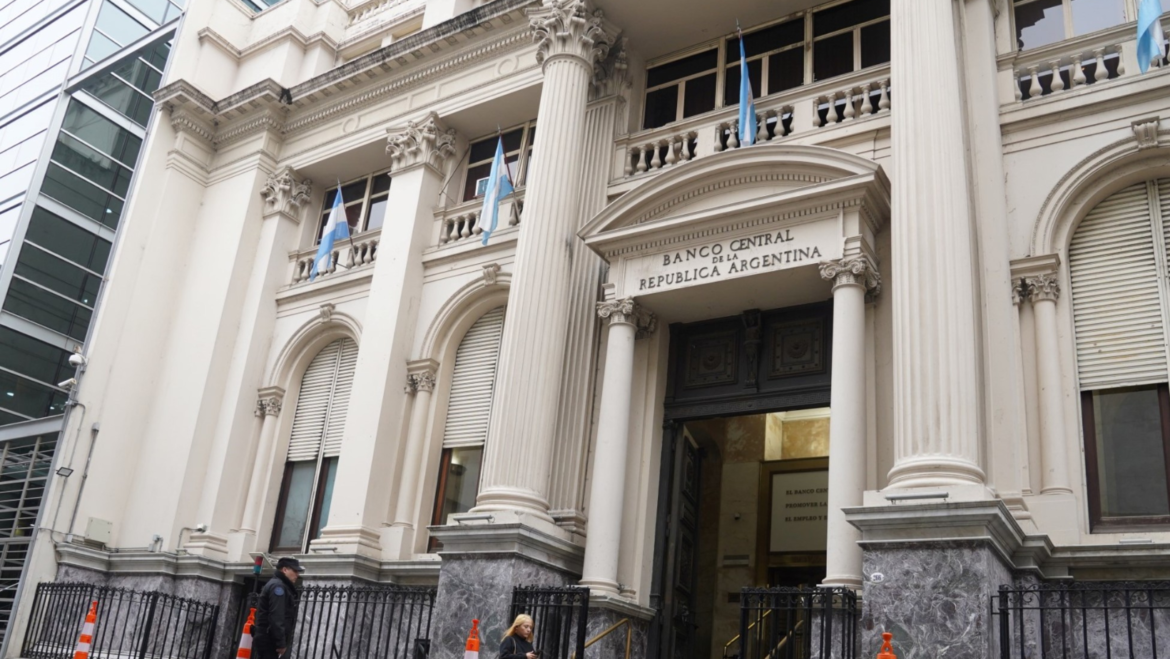 El Central vendió esta semana más de US$ 800 millones, el mayor récord de venta de divisas de la gestión Milei