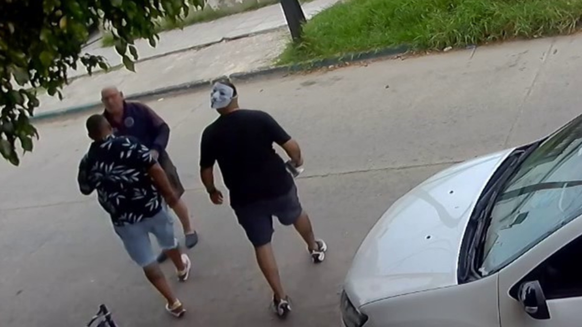 Policía federal retirado mató de un disparo a un vecino que se negó a bajar la musica y le pegó
