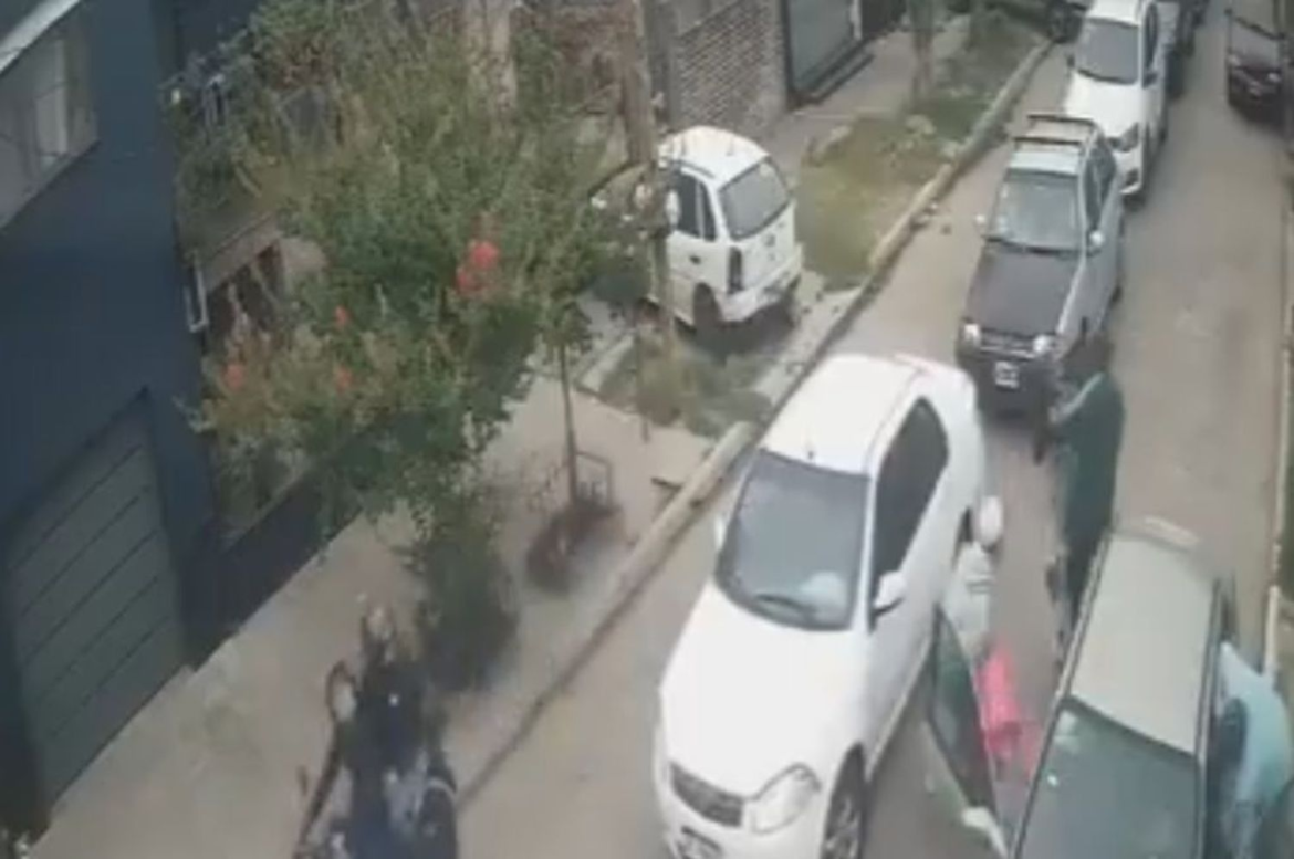 Violento robo piraña a una mujer en La Salada