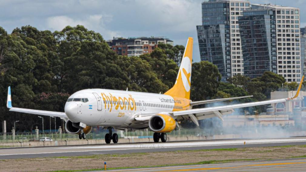 Escándalo en Flybondi, la empresa reprogramó 71 vuelos para las Fiestas y afectó a miles de pasajeros