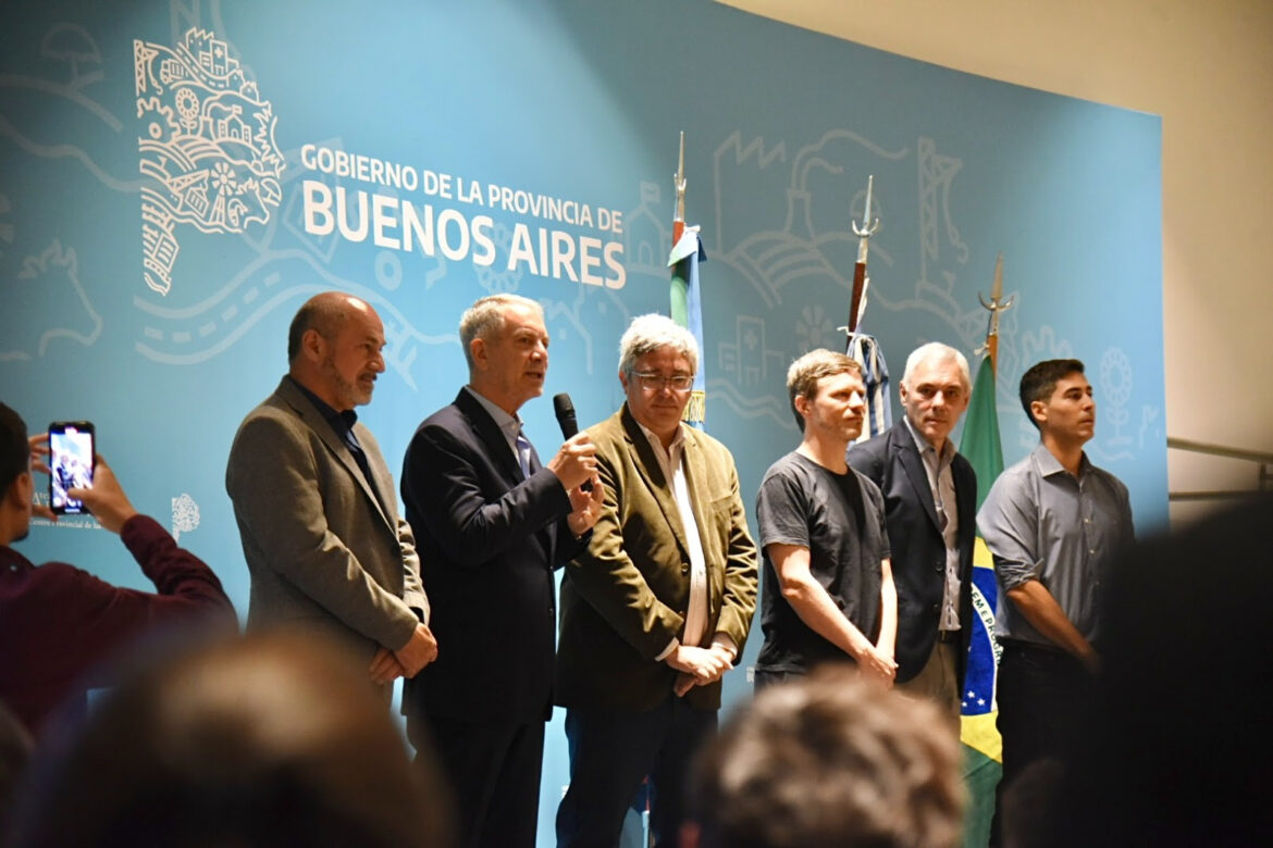 Alak y Costa fortalecen lazos con Brasil tras Ronda de Negocios en el Teatro Argentino