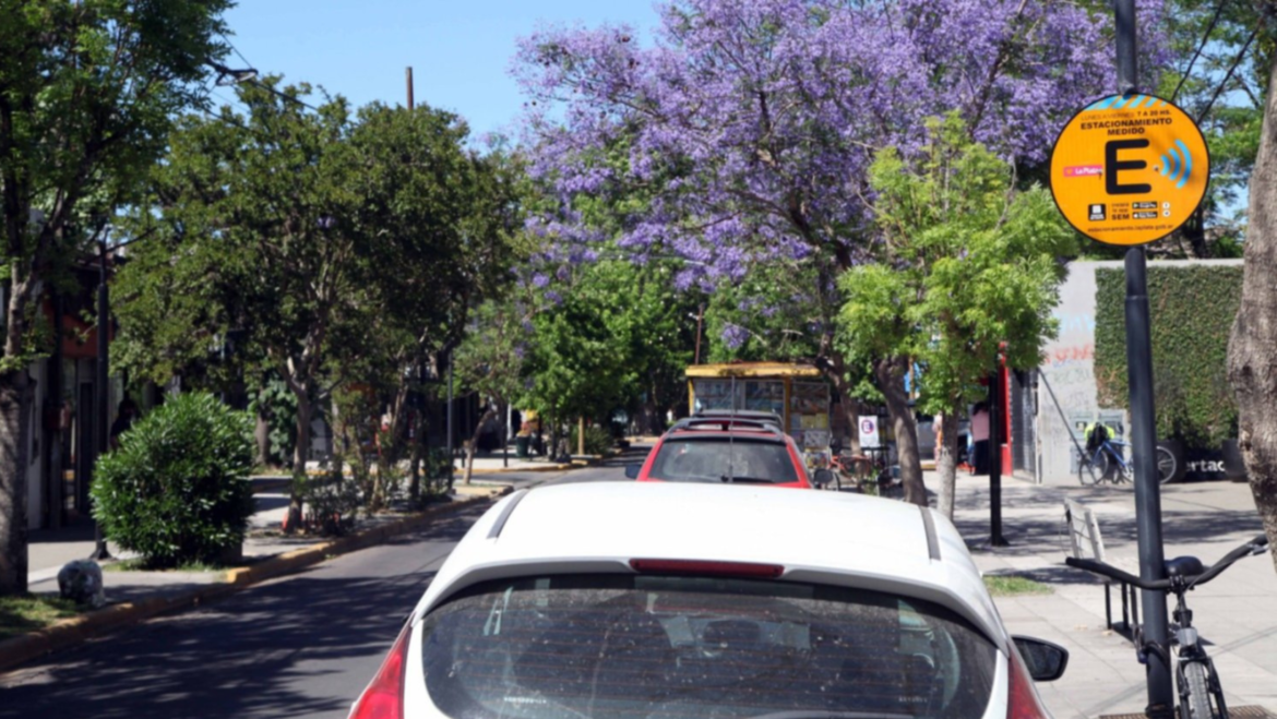 Durante enero se reducirá el horario del estacionamiento medido en La Plata