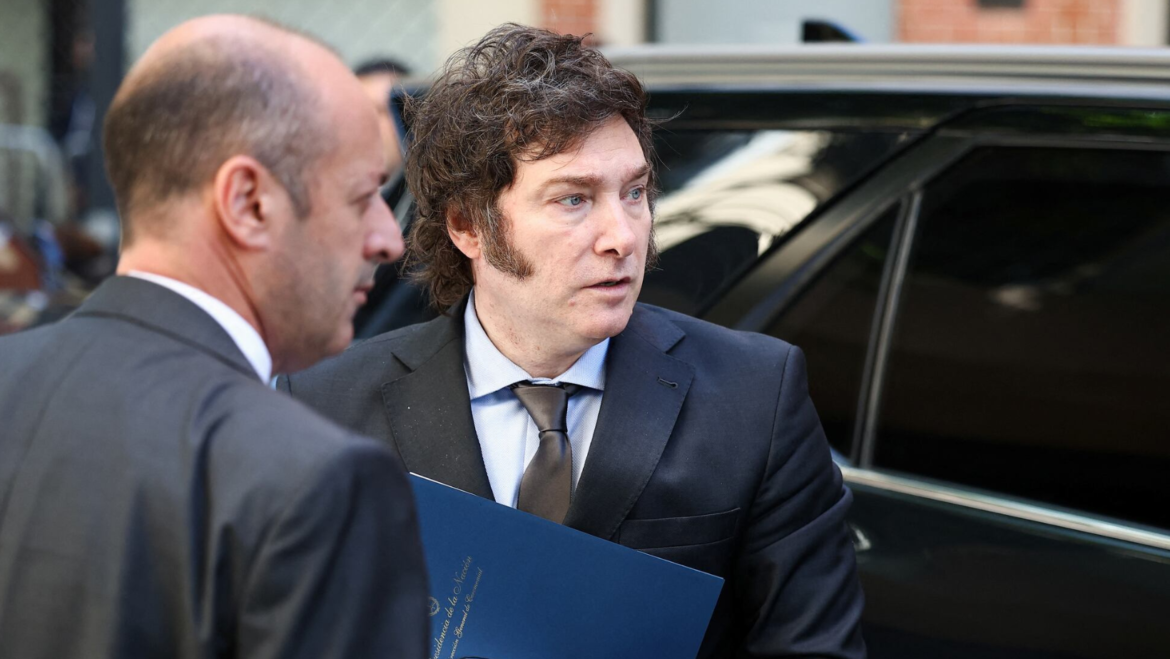 Javier Milei vuelve a la Argentina este sábado, tras su primera gira internacional del 2025