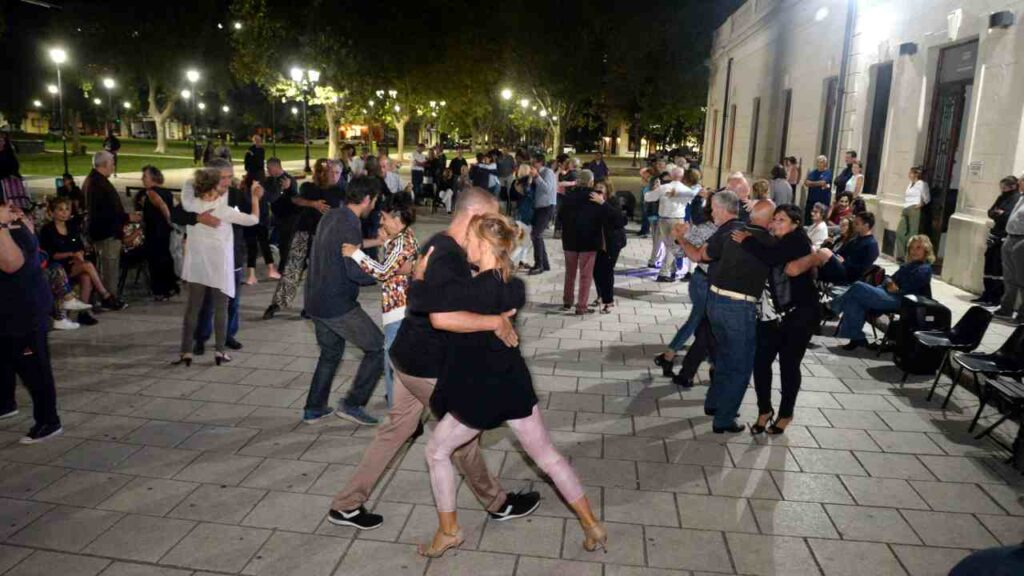 Milonga bajo las estrellas: se viene otra noche a puro tango en la ciudad