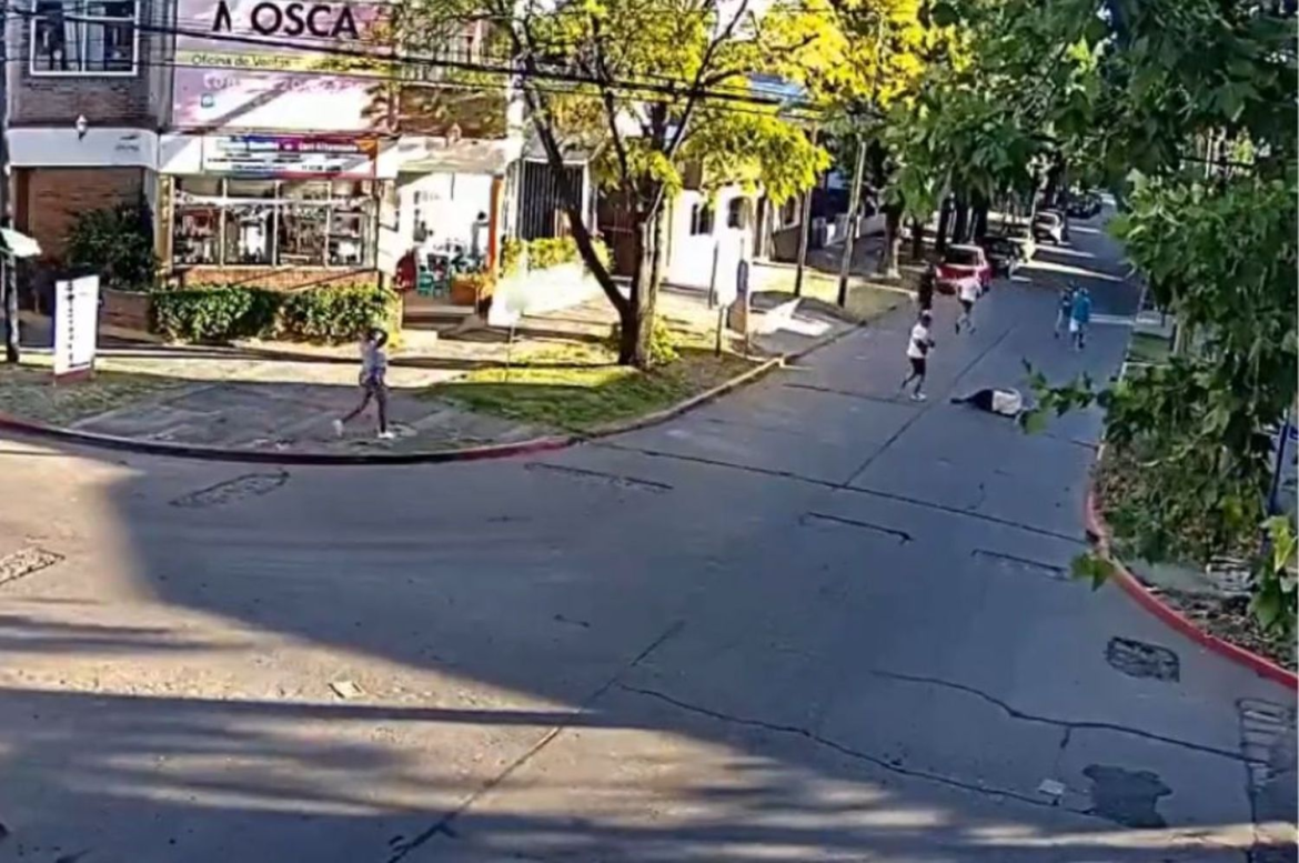 Un vendedor ambulante fue atacado, un delivery se metió a defenderlo y fue asesinado a puñaladas