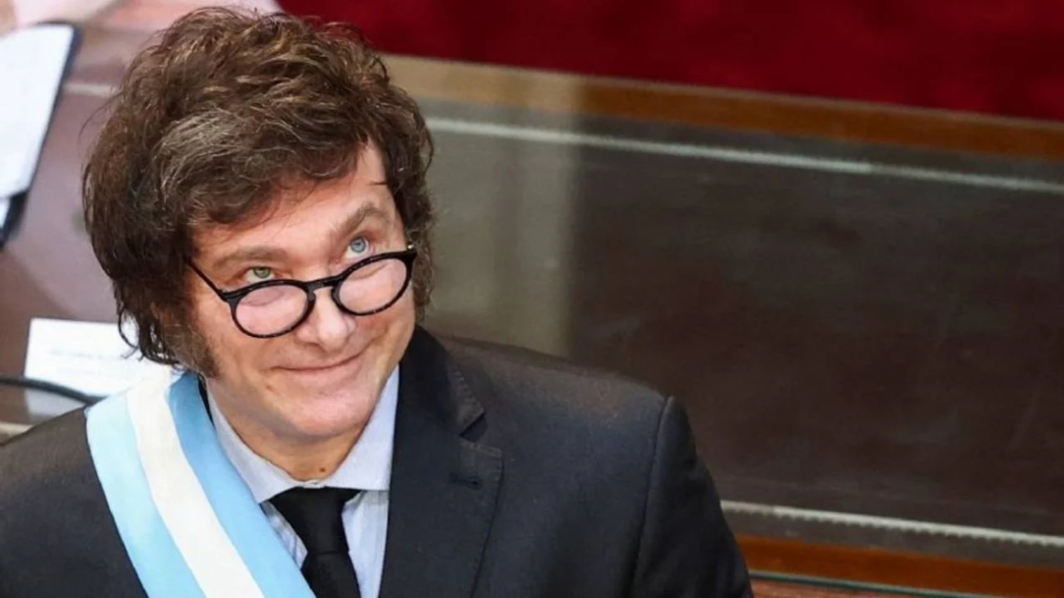 Milei firmó el proyecto de Ficha Limpia antes de viajar a EEUU