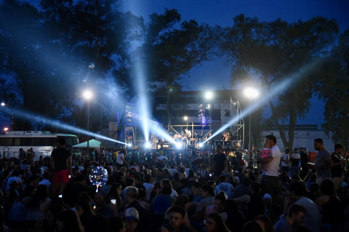 Sindicato Argentino de Boleros inaugura «Domingos de Verano» en el camping municipal