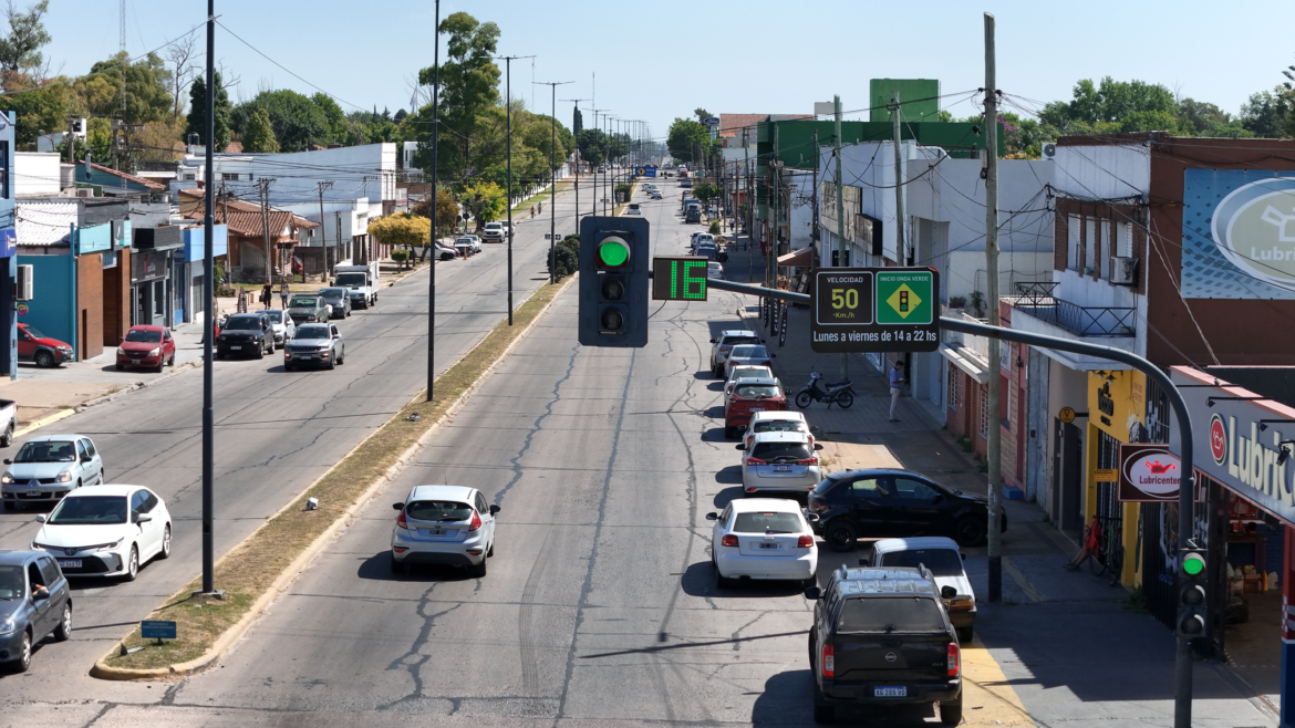En sintonía con la “onda verde”, las paradas de transporte público de avenida 44 estrenan cartelería