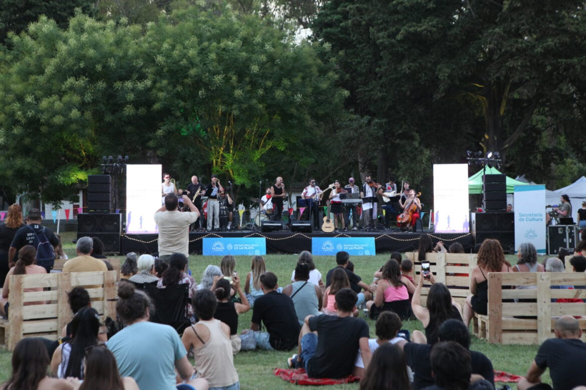 El rock platense conquista el camping municipal en una nueva edición de “Domingos de Verano”