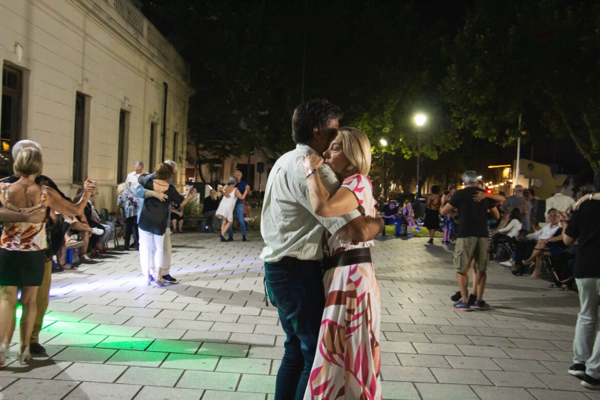 Tango en La Plata: doble función de milonga para los amantes del 2×4