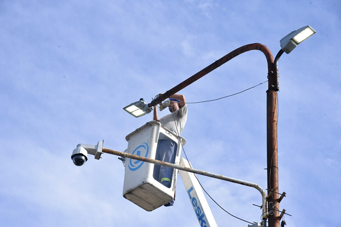 El Plan de alumbrado público llegó a City Bell, San Carlos, Tolosa, Ringuelet, Gonnet y Arturo Seguí