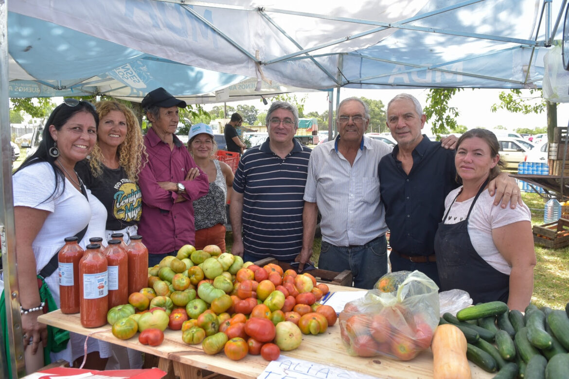 Con la presencia de Alak y Rodríguez, se realizó con gran éxito la Fiesta del Tomate Platense