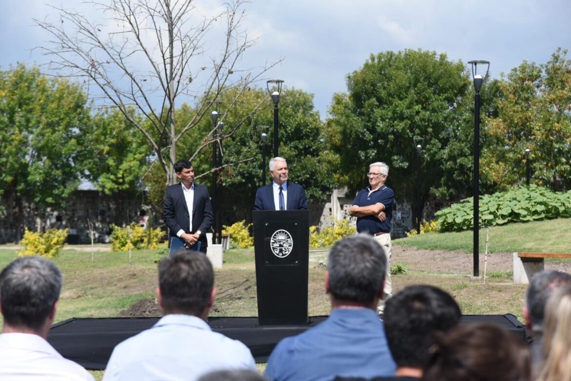 ALAK INAUGURÓ EL NUEVO OSARIO MUNICIPAL: «NOS VA A PERMITIR DARLE UNA SEPULTURA DIGNA A LAS PERSONAS QUE HAN FALLECIDO»