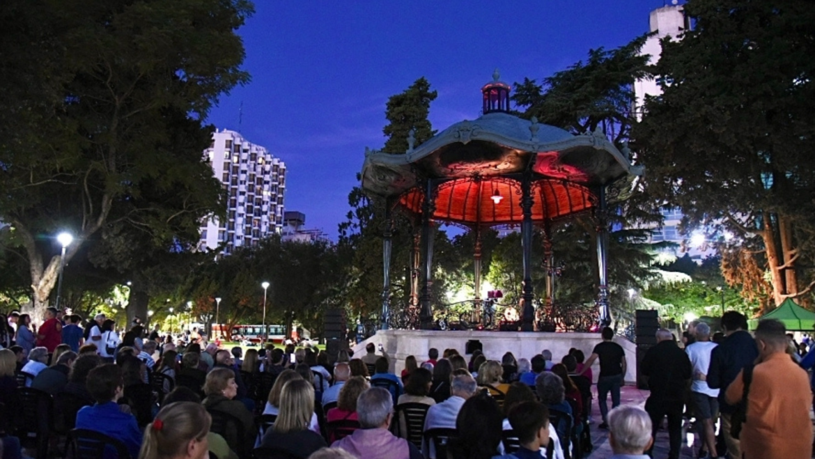 El Pabellón de la Música volvió a brillar con un ciclo de conciertos en la renovada Plaza San Martín
