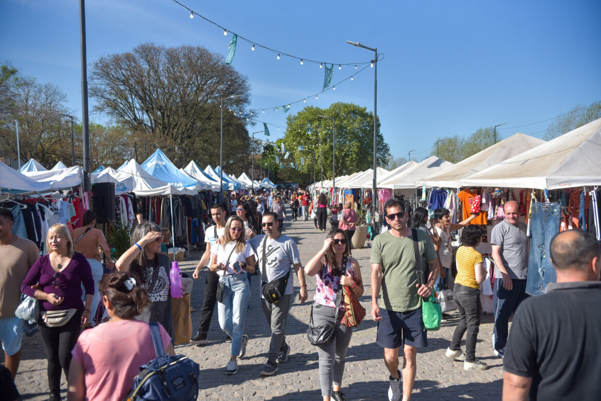 El Paseo de Compras Meridiano V despide marzo al ritmo de la música popular