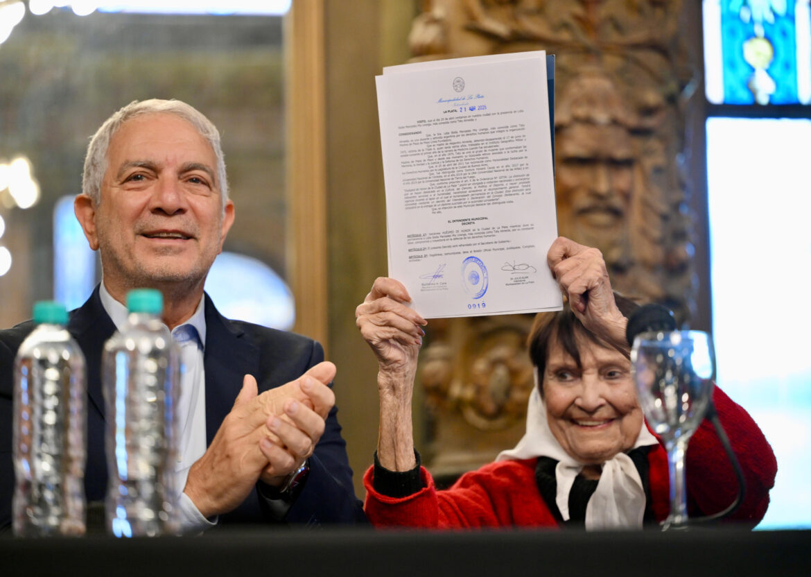 El Municipio homenajeó a Madres de Plaza de Mayo por su lucha histórica