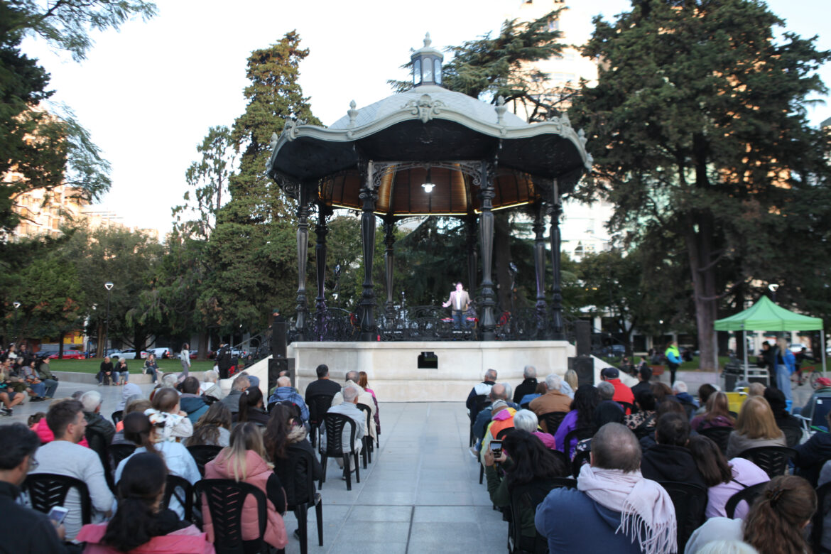 Música en la Glorieta: el talento platense volvió a deslumbrar en la renovada Plaza San Martín