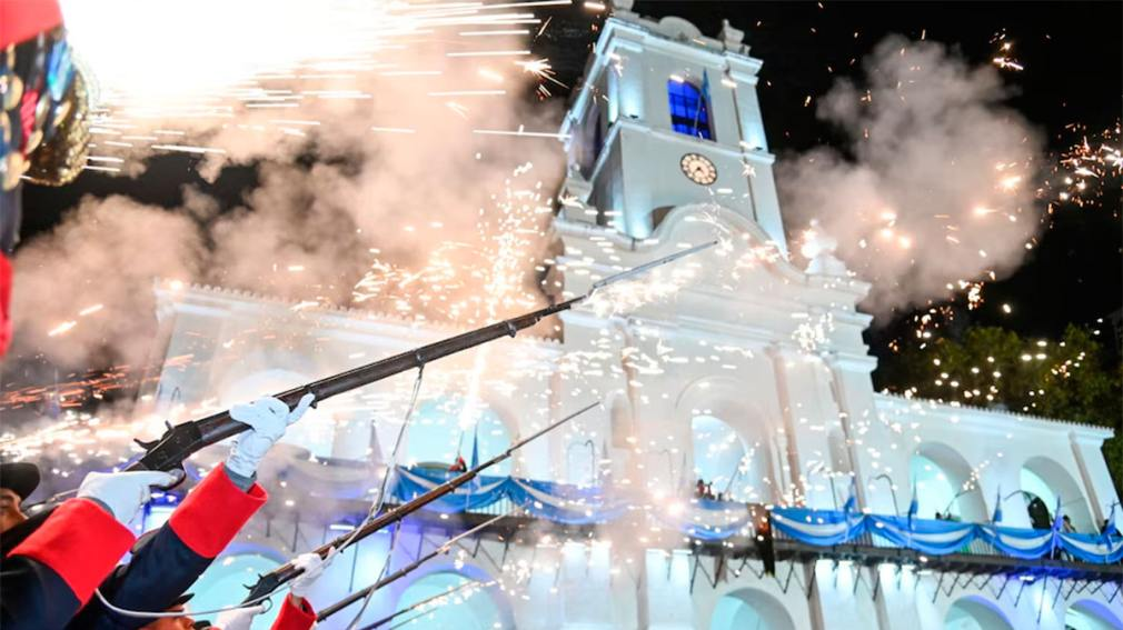 Así se vivió la celebración de la vigilia por el 25 de Mayo en el Cabildo Nacional