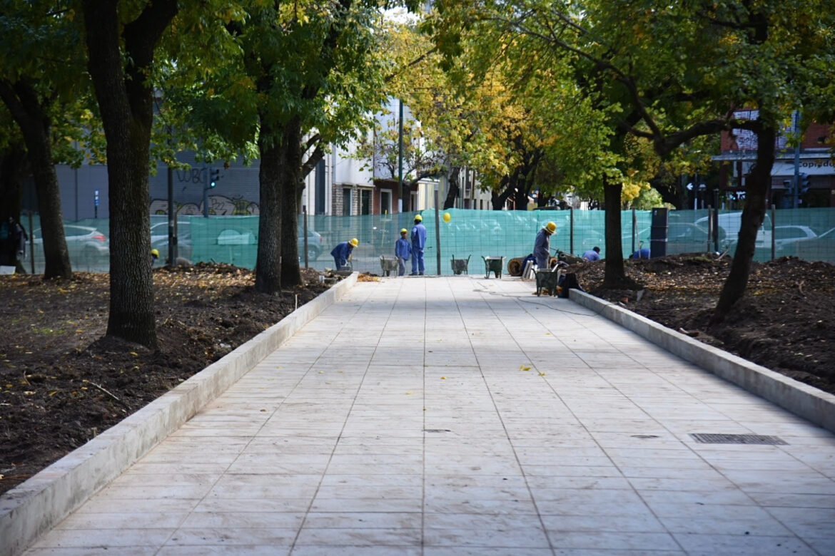 Con un 75% de ejecución, el Municipio avanza en la reconstrucción de Plaza Rocha