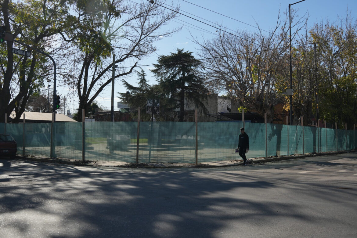 La Municipalidad encara la en valor de la Plaza de la Madre en Los Hornos