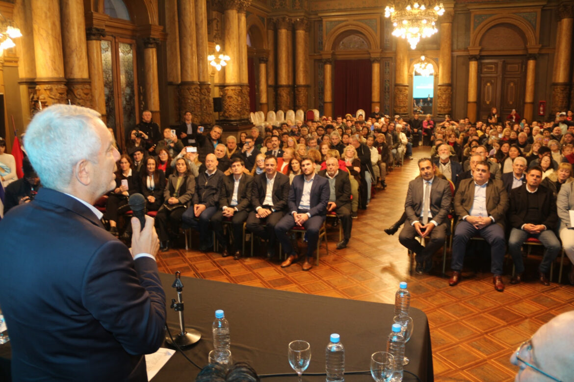 Alak lanzó el Consejo Municipal de Colectividades
