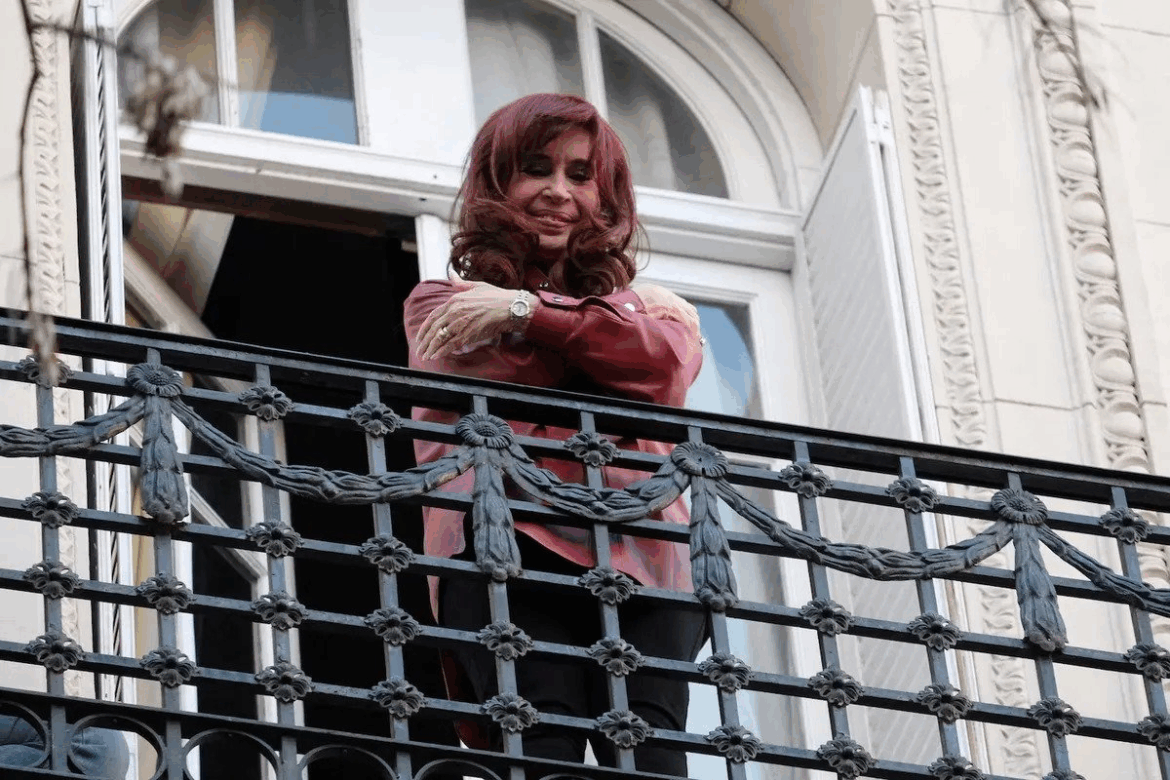 La Justicia rechazó el pedido de Cristina Kirchner para recibir visitas sin restricciones