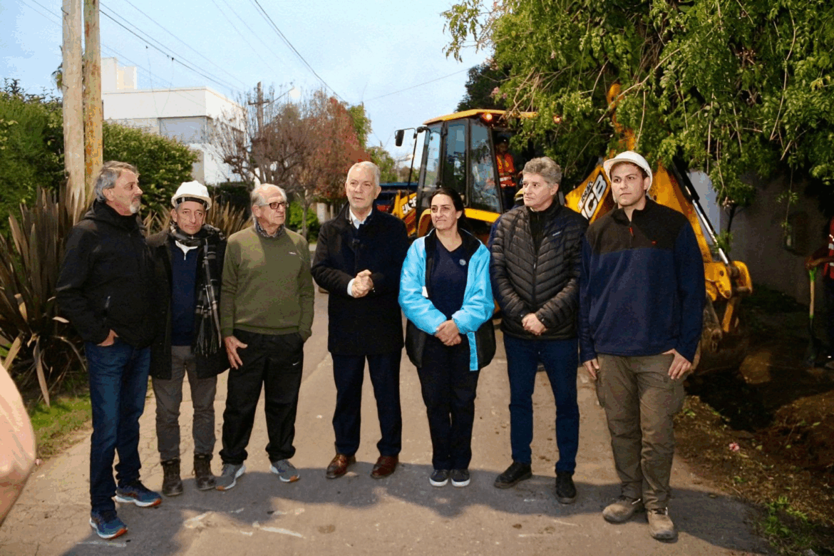 Alak avanza con obras en Gonnet: hidráulica, pavimento y luminarias